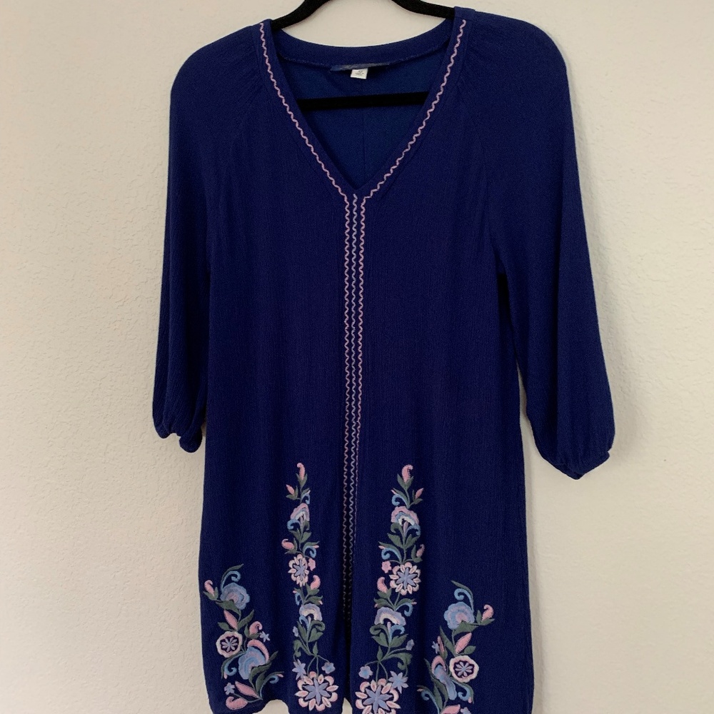 Francesca’s Embroidered Shift Dress